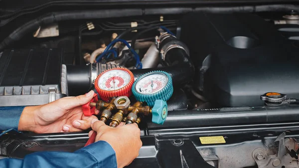 Araba kliması kontrol servisi, sızıntı algılama, soğutucuyu doldur.