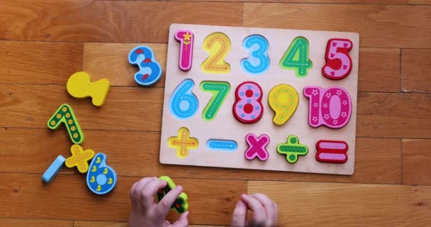 Top View Kid Playing Numeric Board Floor — Vídeo de Stock