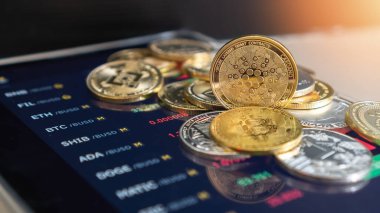 Cardano ADA, Bitcoin ile Binance üzerine şifreli para birimi, merkezi olmayan finansal ticaret p2p ticareti ve dünya ticaret yatırımları için dijital şifreleme para birimi.