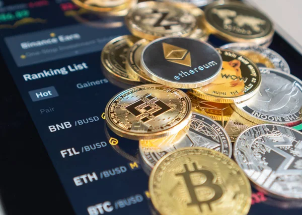 Cryptocurrency Binance Trading App Bitcoin Btc Con Bnb Ethereum Dogecoin Immagine Stock