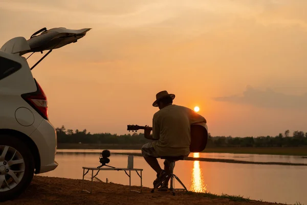 Musician His Vacation New Normal Way Life Picnic Car Sunset — Stock fotografie