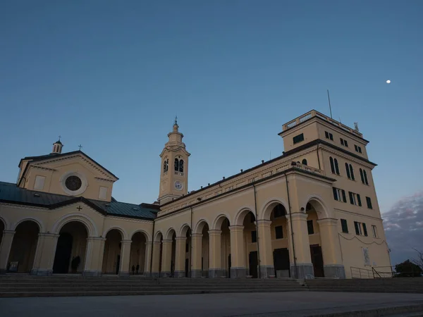 Kościół Nostra Signora Della Guardia Marian Sanktuarium Szczycie Góry Figogna — Zdjęcie stockowe