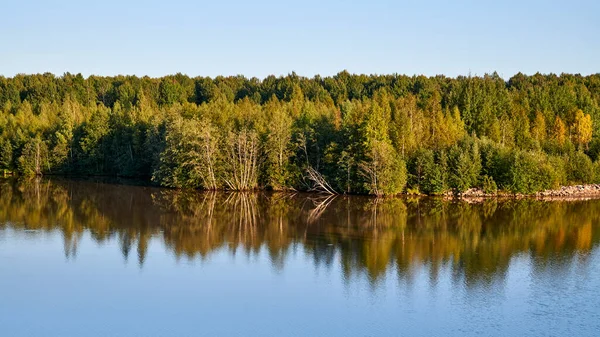 Россия Река Ковжа Волго Балтийского Канала Закате Зеркальное Отражение Берега — стоковое фото