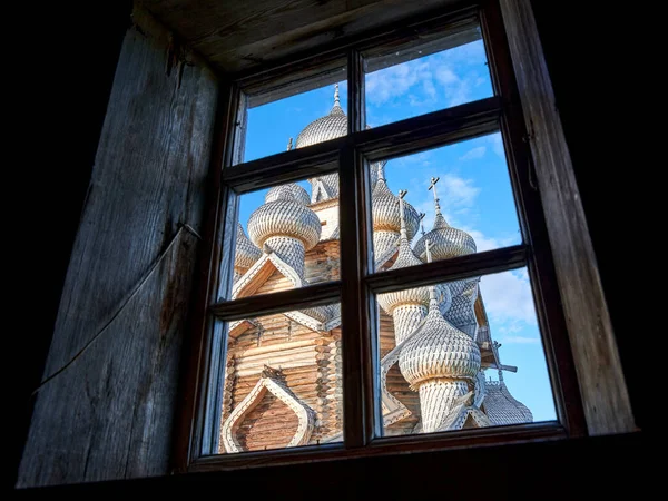 Russie Île Kizhi Sur Lac Onega Dômes Bois Église Transfiguration Photo De Stock