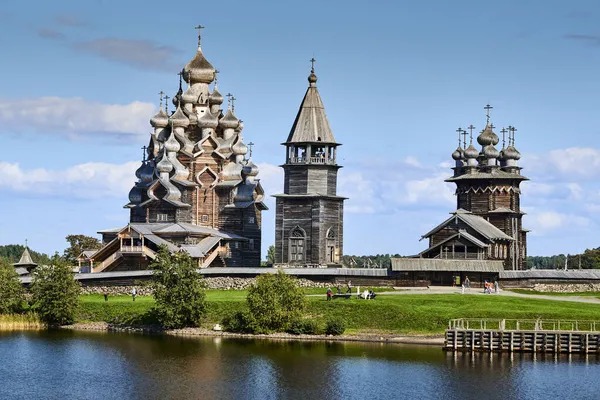 Russie Île Kizhi Sur Lac Onega Dômes Bois Ensemble Architectural Images De Stock Libres De Droits