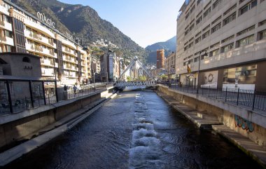 Andorra şehir merkezindeki Andorra la Vella caddeleri