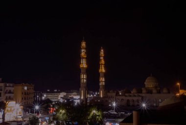 Mısır 'ın Hurghada kentindeki El-Mina Camii.