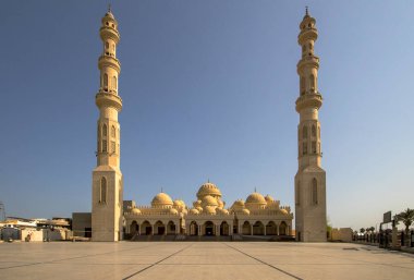 Mısır 'ın Hurghada kentindeki El-Mina Camii.