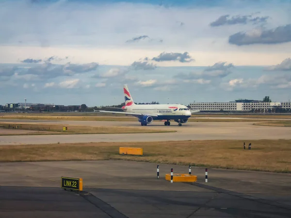 Letadlo British Airways Letišti Heathrow Londýně — Stock fotografie