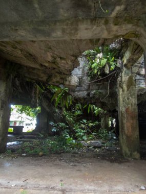 Wolrd II. Japon karargahının kalıntıları Eten Adası, Truk Lagoon 'da.