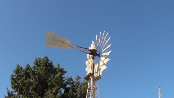 Imágenes Video Una Bomba Viento Multi Cuchillas Ayia Napa Chipre — Vídeo de stock