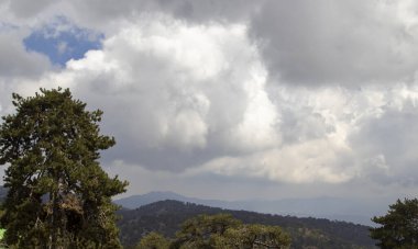 Kıbrıs 'taki Troodos Dağlarının manzarası