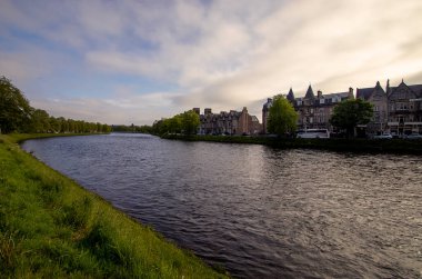 Inverness 'te Ness Nehri üzerinde gün batımı, İskoçya İskoçya, İngiltere