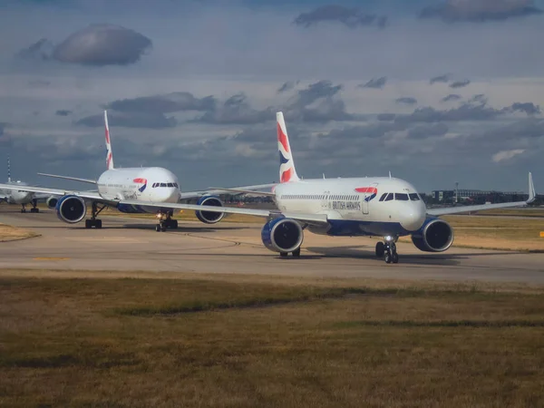 Αεροσκάφη British Airways Στο Αεροδρόμιο Heathrow Του Λονδίνου — Φωτογραφία Αρχείου