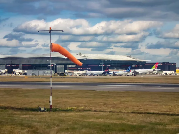 Windsock Lotnisku London Heathrow — Zdjęcie stockowe