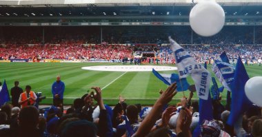 2000 yılındaki Şampiyonluk Playoff Finali için eski Wembley Stadyumu taraftarları