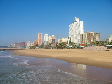 Güney Afrika 'nın KwaZulu Natal kentindeki Durban şehrindeki muhteşem plaj.