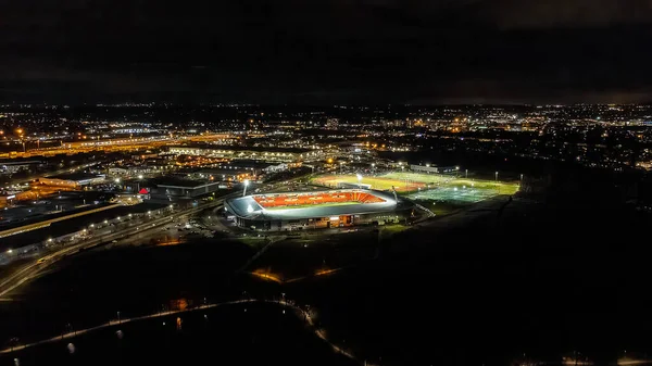 ドナスター ローバー スタジアムとレイクサイド スポーツ コンプレックスの夜の空撮 — ストック写真