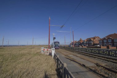 İngiltere, Lancashire, Blackpool 'daki tramvay güzergahındaki Little Bispham Viraj Çemberi.