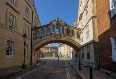Oxford, İngiltere 'deki İç Çekiş Köprüsü.