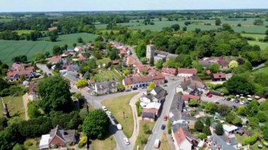 Suffolk, İngiltere 'deki Haughley köyünün 4k drone görüntüleri.