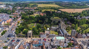 St Edmundsbury Katedrali 'nin Bury St Edmunds, Suffolk, İngiltere' deki hava manzarası.