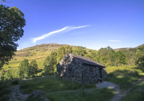 Piccolo Edificio Pietra Una Collina Nel Lake District Cumbria Regno — Foto Stock