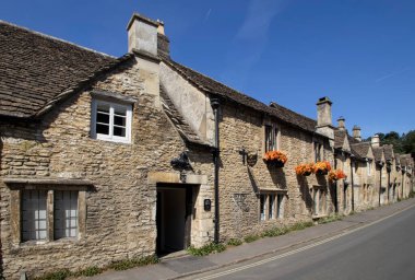 İngiltere 'nin Wiltshire kentindeki Combe Kalesi' nin pitoresk köyü.