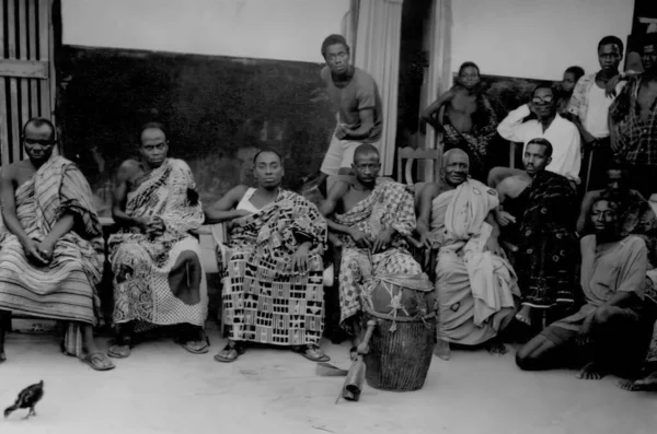 Groupe Hommes Locaux Dans Village Agormanya Ghana Vers 1959 — Photo