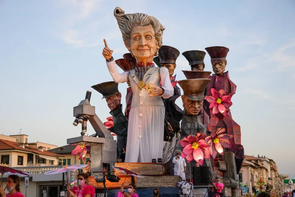 Viareggio Itália Outubro 2021 Famoso Carnaval Onde Flutuadores Alegóricos Construídos Fotos De Bancos De Imagens Sem Royalties