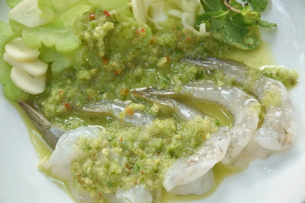 Raw Shrimp Dressings Spicy Sauce Salad Vegetable Plate — ストック写真