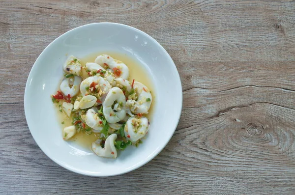 Thai Spicy Sour Steamed Slice Squid Salad Lemon Sauce Plate — Stock Photo, Image