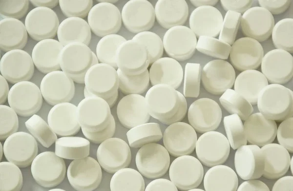 Κύκλο Δισκίο Φάρμακο Τακτοποίηση Λευκό Φόντο — Φωτογραφία Αρχείου