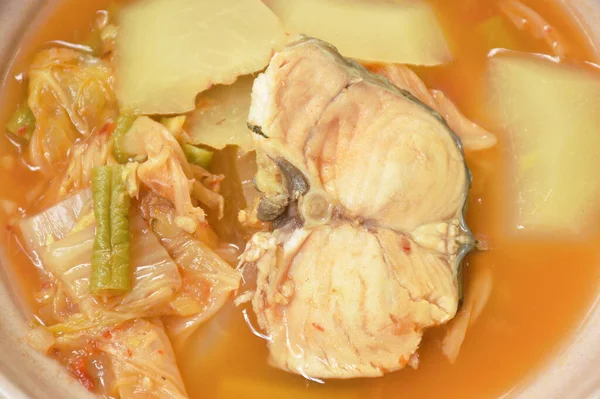 Πικάντικα Βραστά Ψάρια Κεφάλι Φιδιού Και Ανάμεικτα Λαχανικά Πικάντικη Σούπα — Φωτογραφία Αρχείου