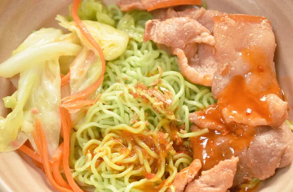 Yellow Chinese Egg Noodles Topping Korean Fried Slice Pork Cabbage — Photo