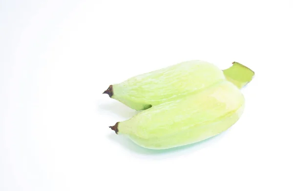 Banana Coltivata Gemella Matura Con Buccia Verde Disposta Fondo Bianco — Foto Stock