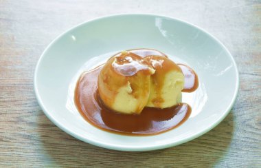  Tabakta patates püresi sosu