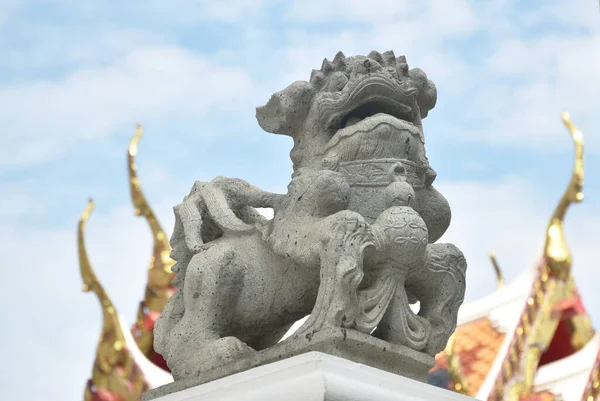 Statue Lion Dans Wat Pho Temple Bouddha Inclinable Arrière Plan — Photo