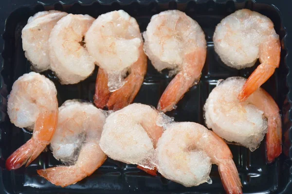 Raw Shrimp Food Ingredient Arranging Plastic Tray White Background — ストック写真
