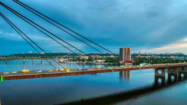Kiev Deki Ukrayna Kuzey Köprüsünün Güzel Hava Aracı Görüntüsü Kiev — Stok fotoğraf
