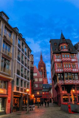 Romerberg, Frankfurt (Almanya) şehir merkezi. Orta Çağ 'dan beri Frankfurt' un merkezidir..