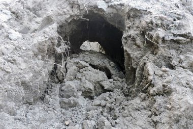 Kısmen çökmüş bir tünelin görüntüsü