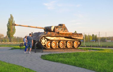 SAMBEK VILLAGE, RUSSIA - 15 Mayıs 2021: Sambek Heights müzesindeki bir Alman tankının pasif kopyası