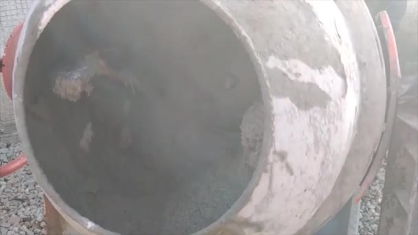 Beton Karıştırıcıda Çimento Yavaş Çekim Çerçevesi — Stok video