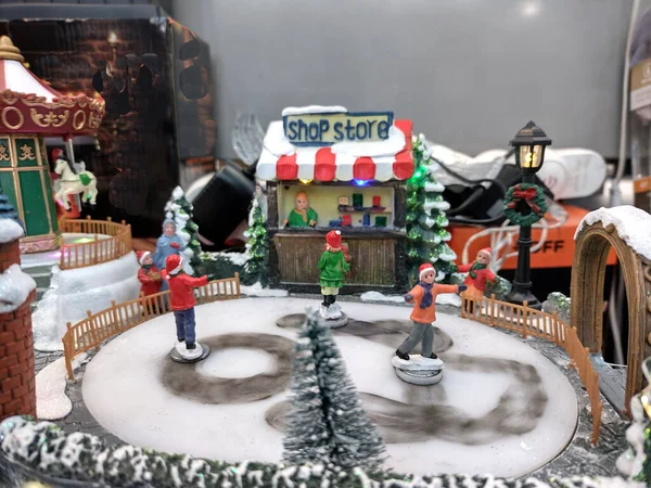 Miniatureisbahn Weihnachtsdekoration — Stockfoto