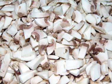 Şampiyon mantarları parçalara ayrılmış.