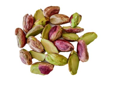 Fıstık çekirdeği beyaza izole edilmiş.