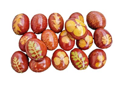 Romanya 'nın Maramures kentinde geleneksel olarak boyanmış Paskalya yumurtaları