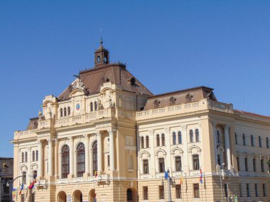 Oradea Belediye Binası. Yaz