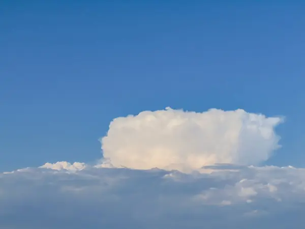 Небо Хмарами Влітку — стокове фото
